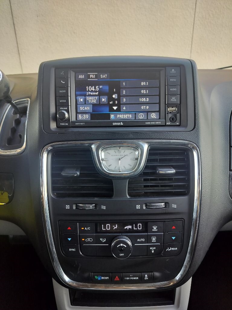 Chrysler Town & Country Touring 2014
