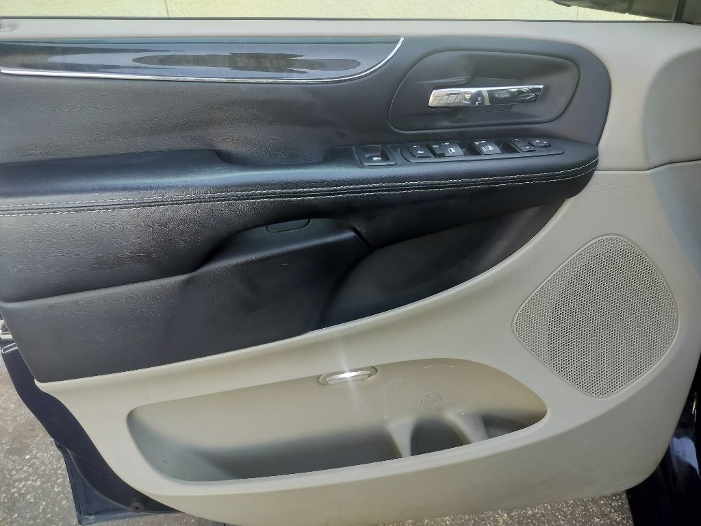 Chrysler Town & Country Touring 2014