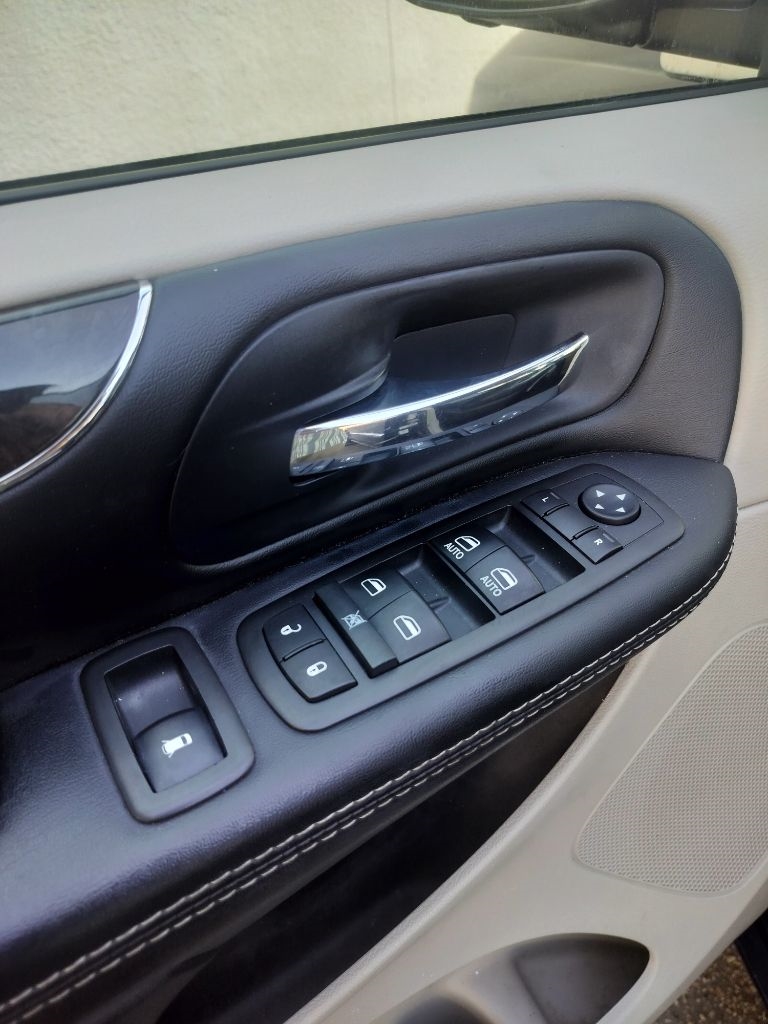 Chrysler Town & Country Touring 2014