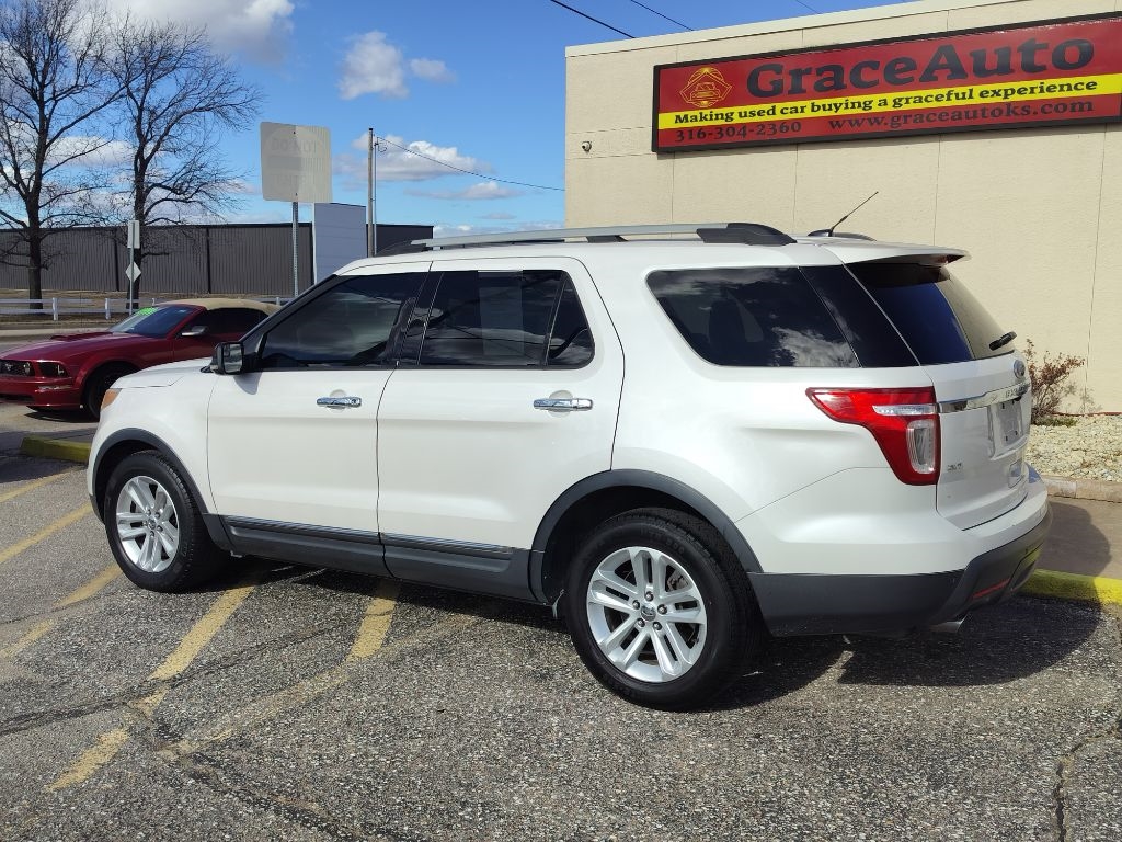 Ford Explorer XLT FWD 2011