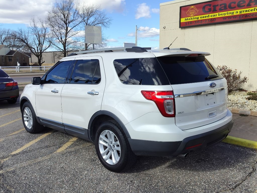 Ford Explorer XLT FWD 2011