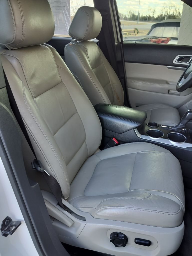 Ford Explorer XLT FWD 2011