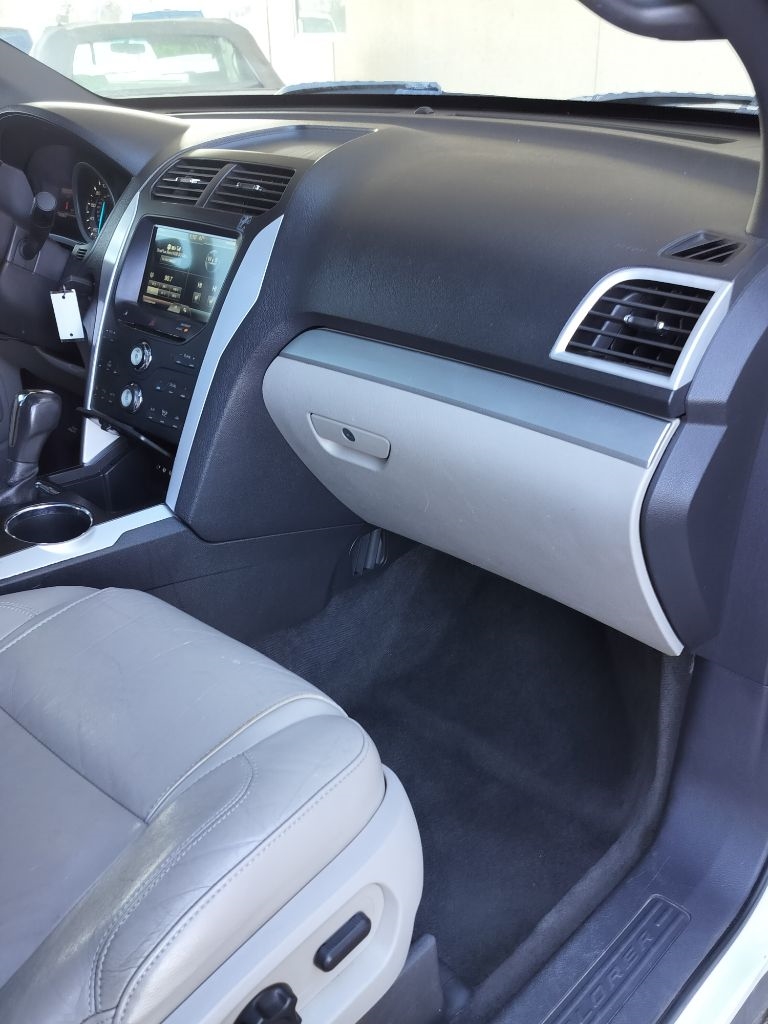 Ford Explorer XLT FWD 2011