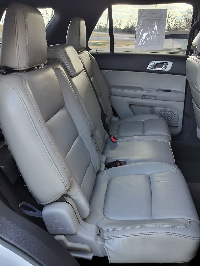 Ford Explorer XLT FWD 2011