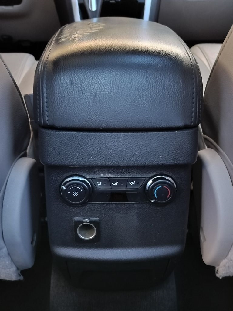 Ford Explorer XLT FWD 2011