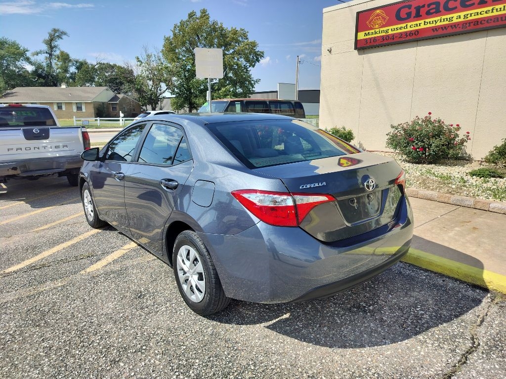 2014 Toyota Corolla LE photo 4