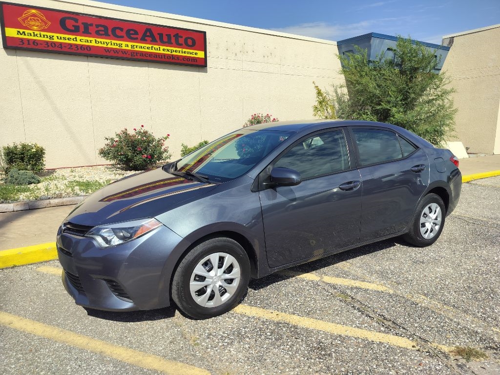2014 Toyota Corolla LE photo 6