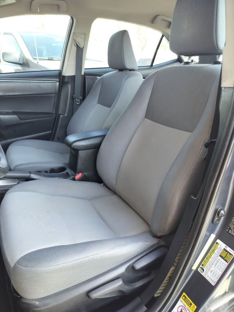2014 Toyota Corolla LE photo 8