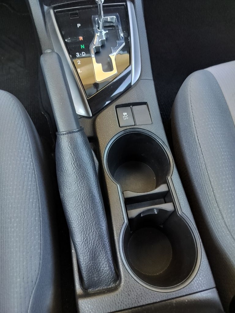 2014 Toyota Corolla LE photo 16