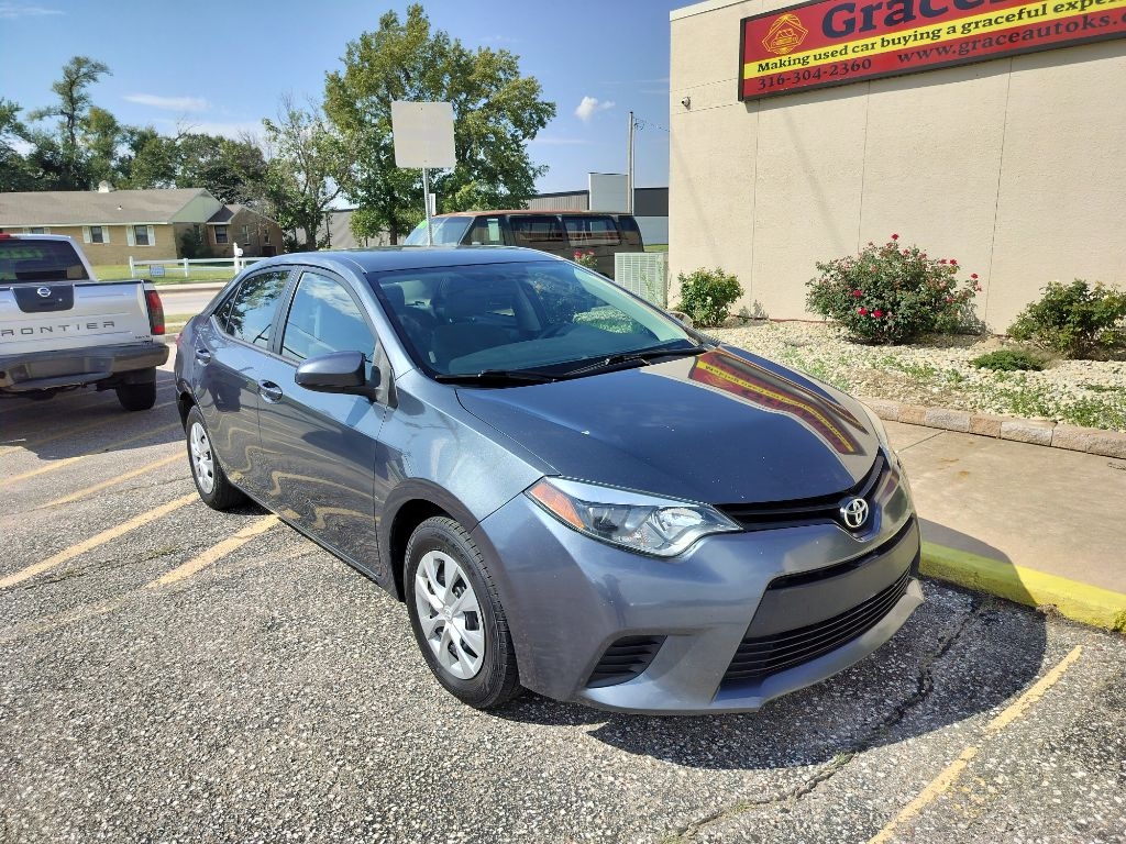 2014 Toyota Corolla LE photo 24