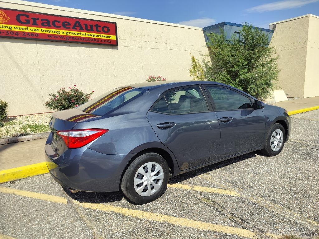 2014 Toyota Corolla LE photo 26