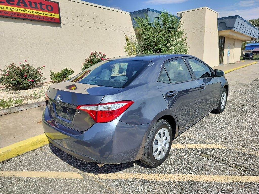 2014 Toyota Corolla LE photo 27