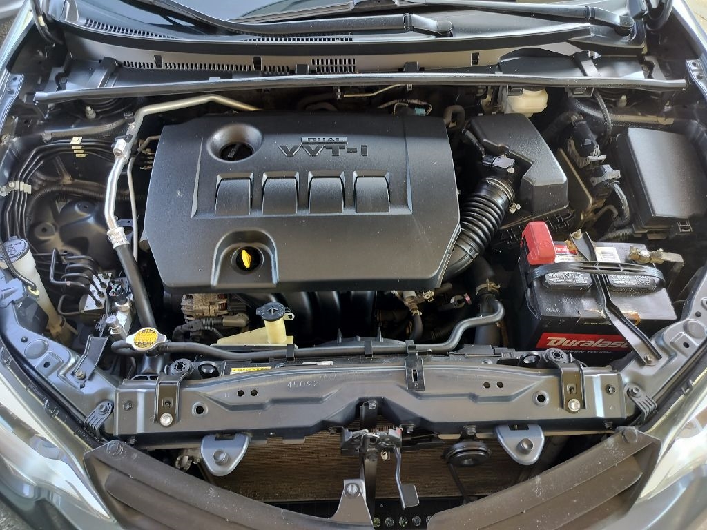 2014 Toyota Corolla LE photo 34