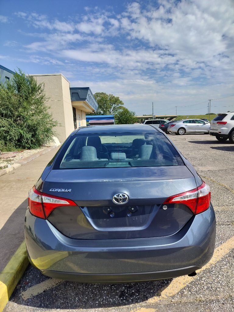 2014 Toyota Corolla LE photo 35