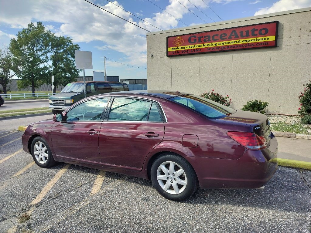 2009 Toyota Avalon XL photo 2