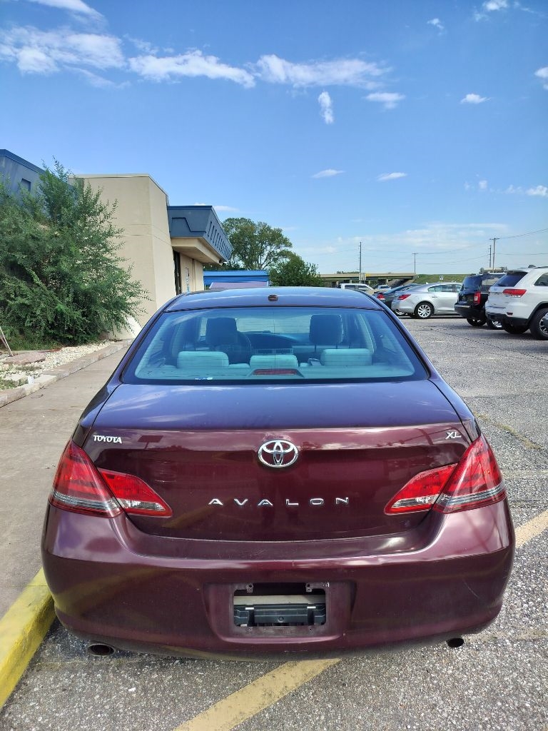 2009 Toyota Avalon XL photo 17