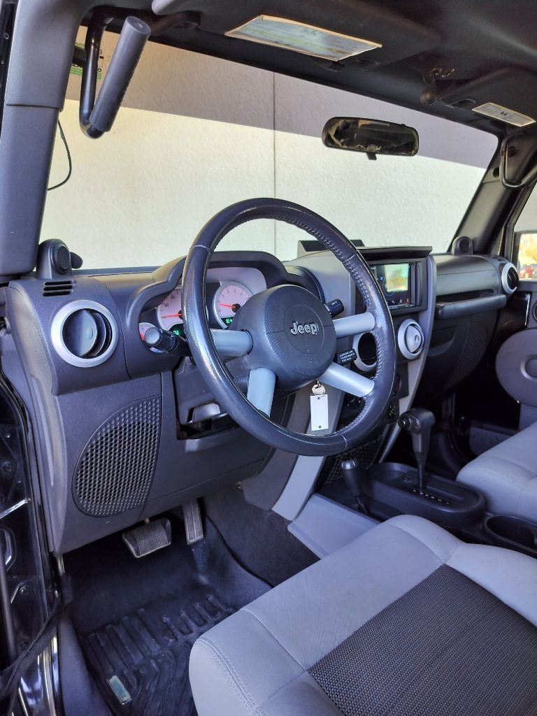 Jeep Wrangler Unlimited Sahara 4WD 2010