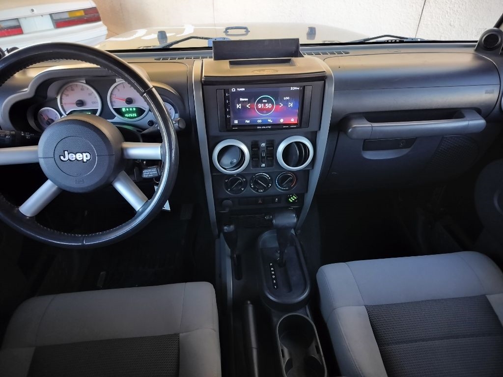 Jeep Wrangler Unlimited Sahara 4WD 2010