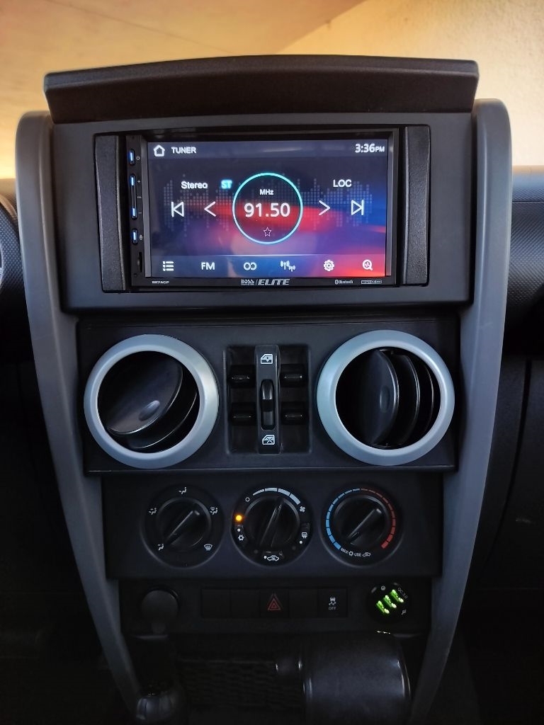 Jeep Wrangler Unlimited Sahara 4WD 2010