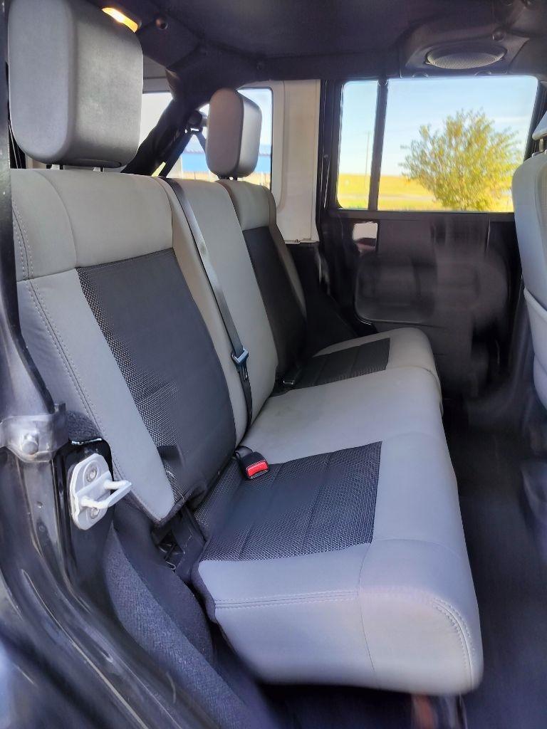 Jeep Wrangler Unlimited Sahara 4WD 2010