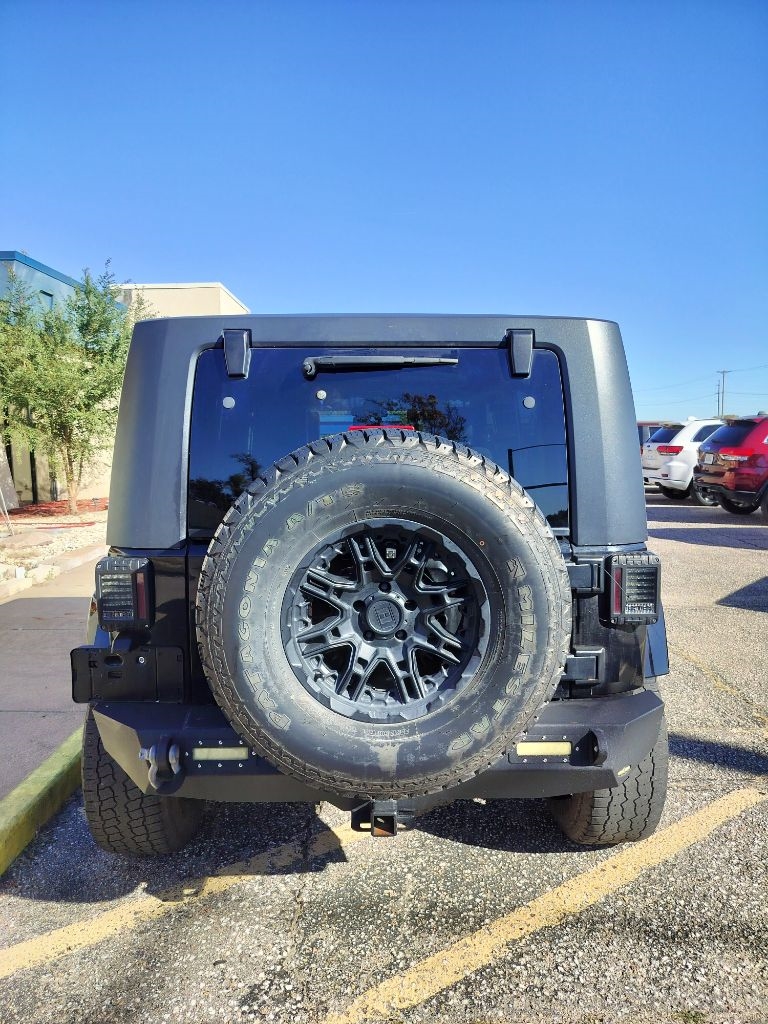 Jeep Wrangler Unlimited Sahara 4WD 2010
