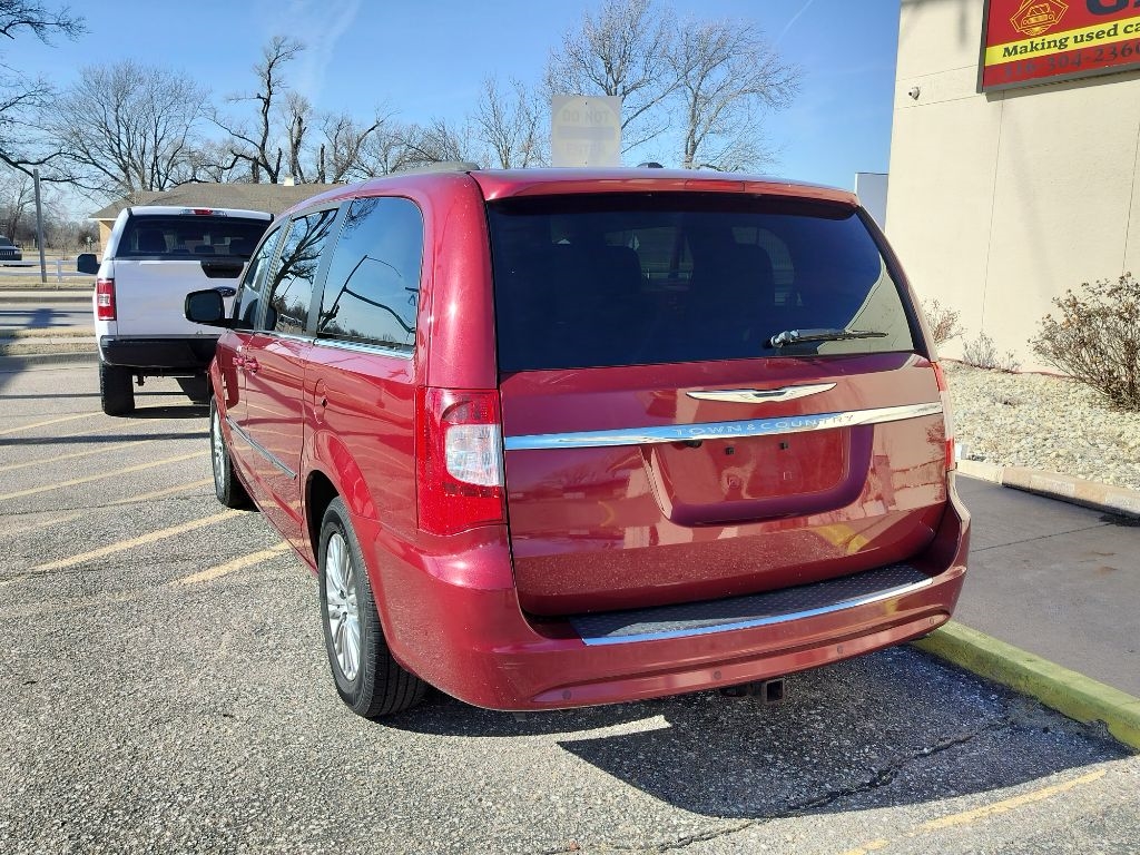 Chrysler Town & Country Touring-L 2013