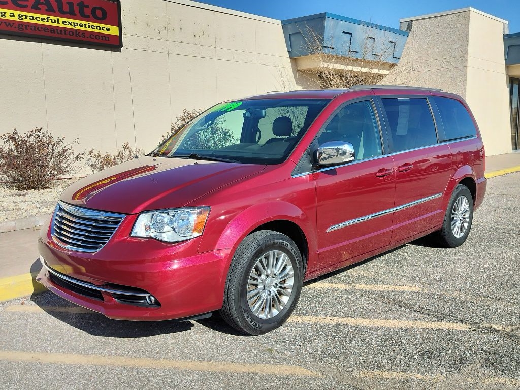 Chrysler Town & Country Touring-L 2013