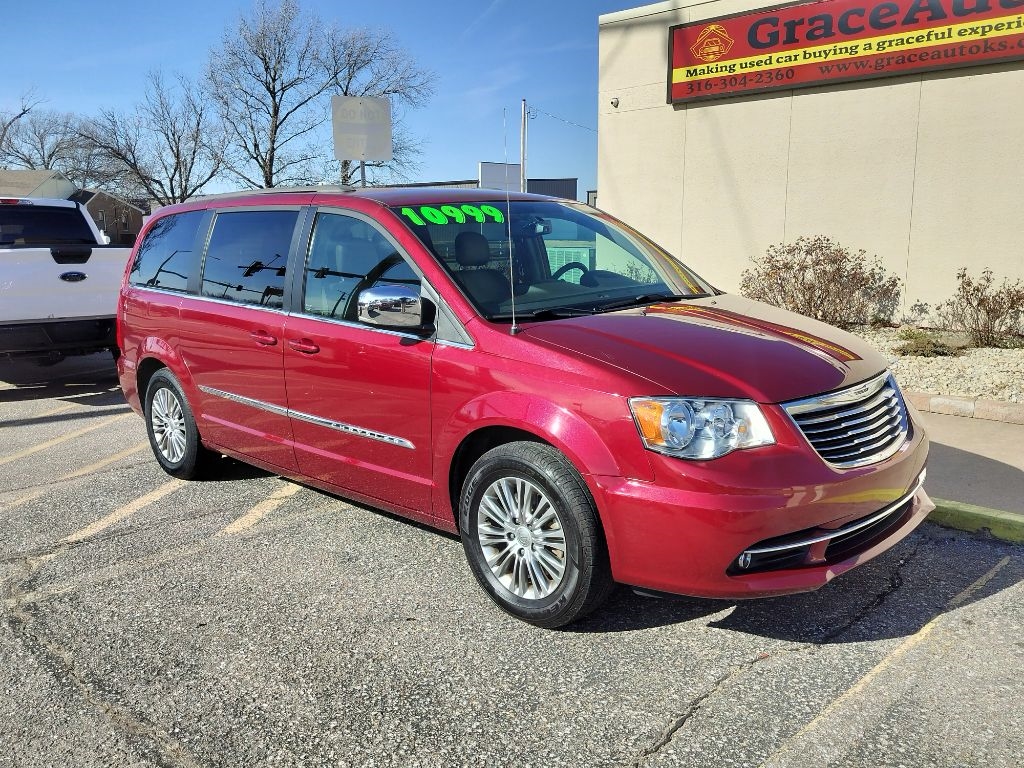 Chrysler Town & Country Touring-L 2013