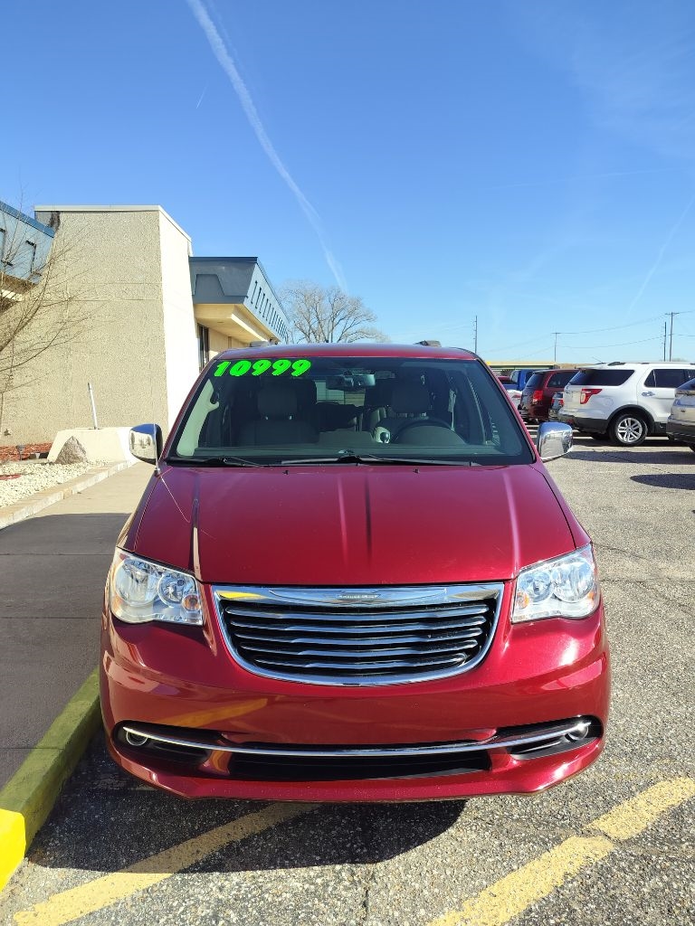 Chrysler Town & Country Touring-L 2013