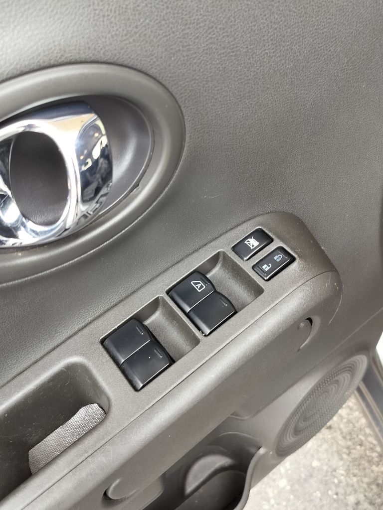 Nissan Cube 1.8 S 2012