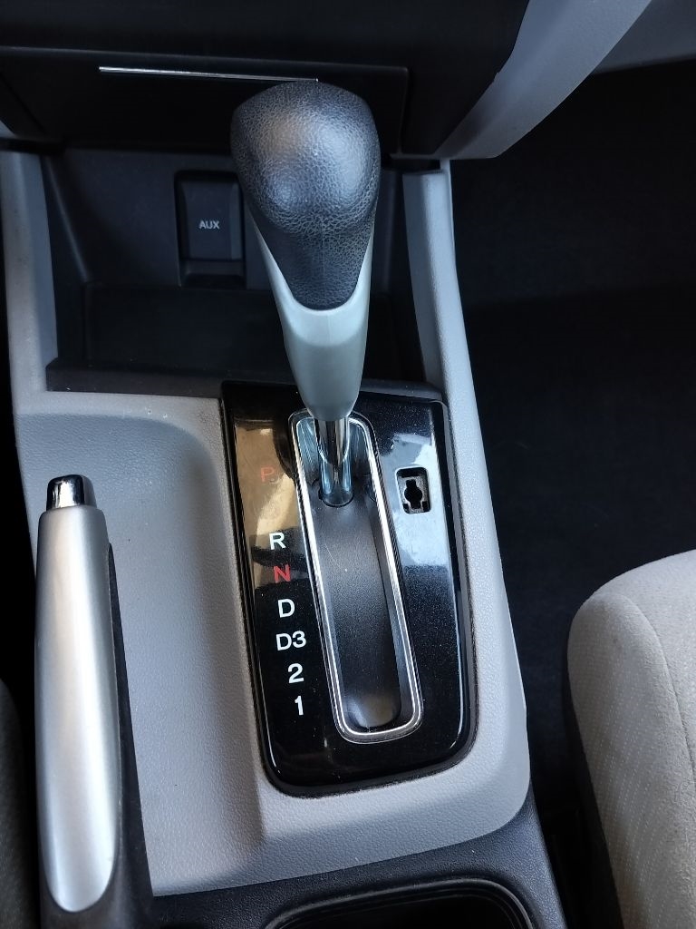 Honda Civic LX Sedan 5-Speed AT 2013