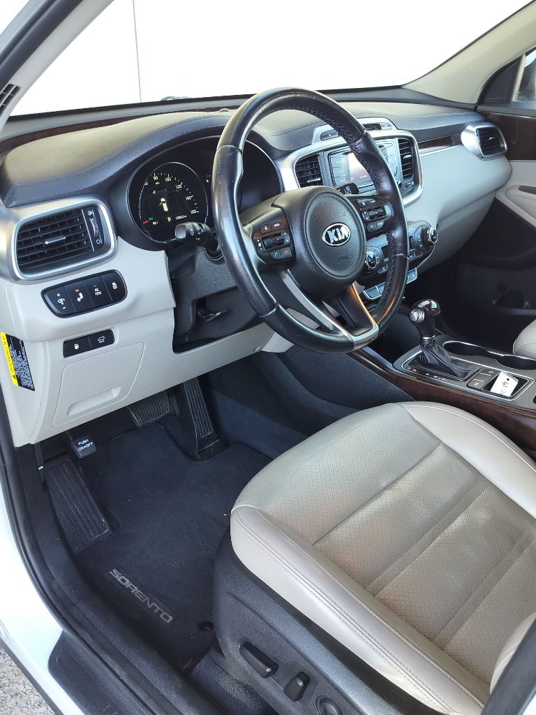 Kia Sorento EX V6 2WD 2016