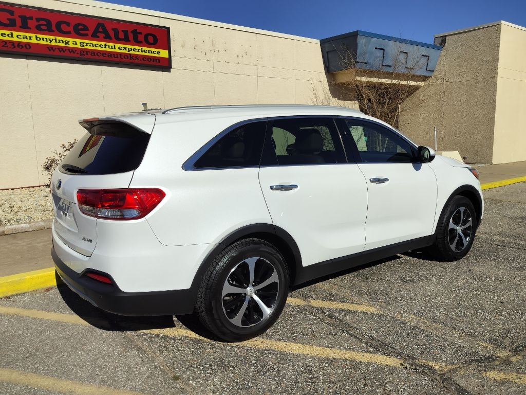 Kia Sorento EX V6 2WD 2016