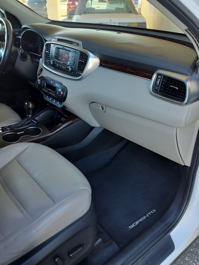 Kia Sorento EX V6 2WD 2016