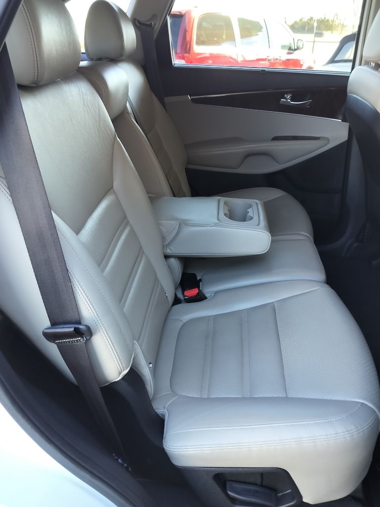 Kia Sorento EX V6 2WD 2016