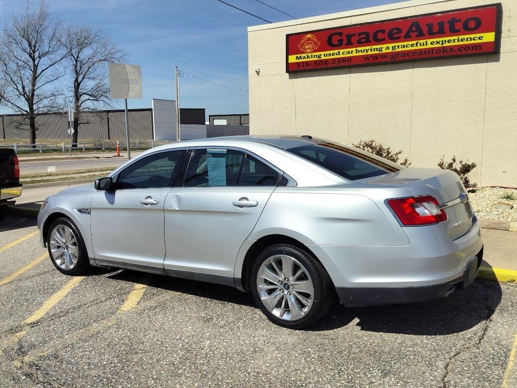 Ford Taurus Limited FWD 2011