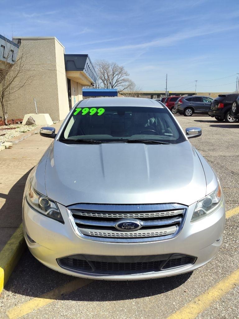 Ford Taurus Limited FWD 2011