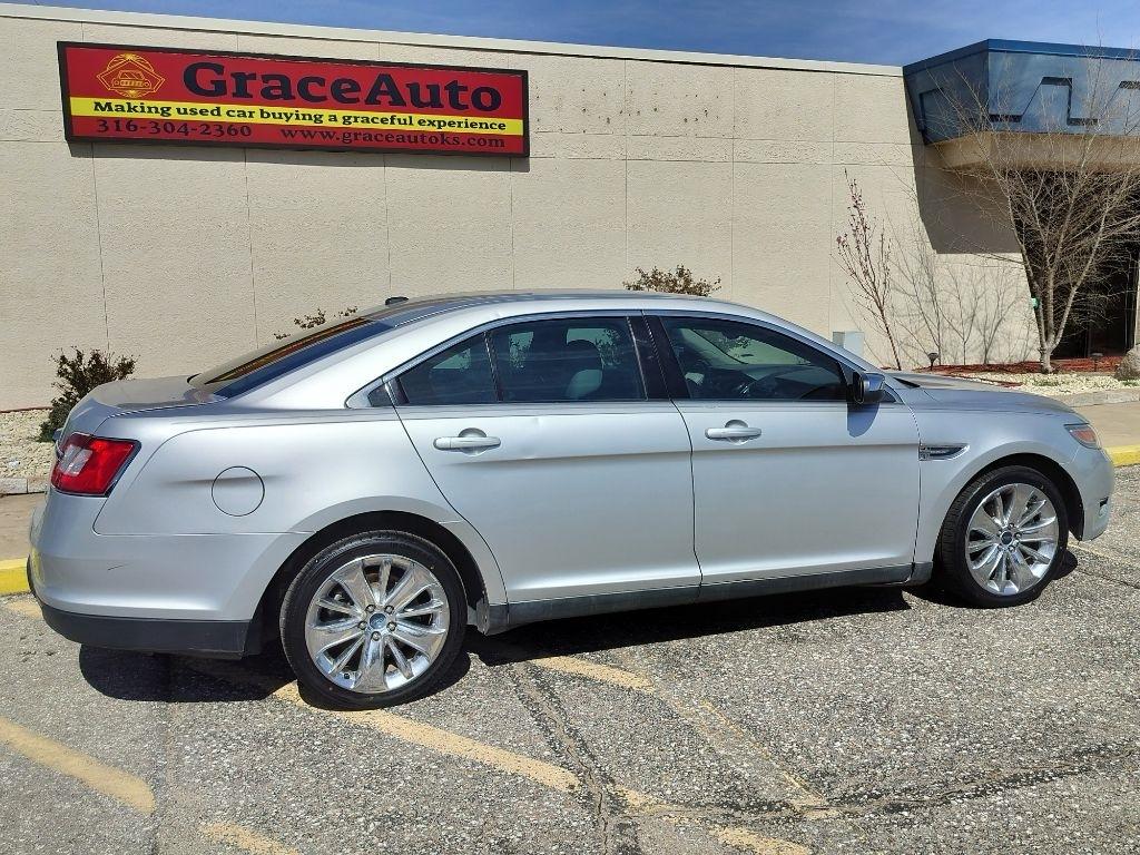 Ford Taurus Limited FWD 2011