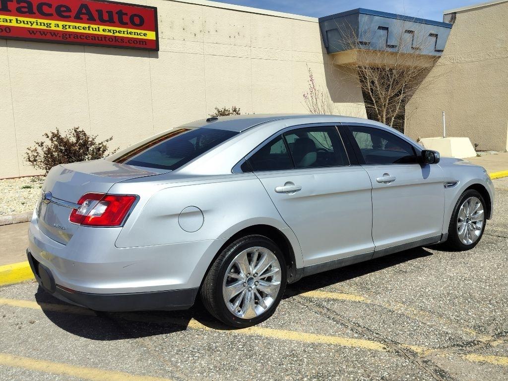 Ford Taurus Limited FWD 2011