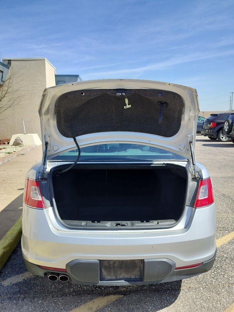 Ford Taurus Limited FWD 2011