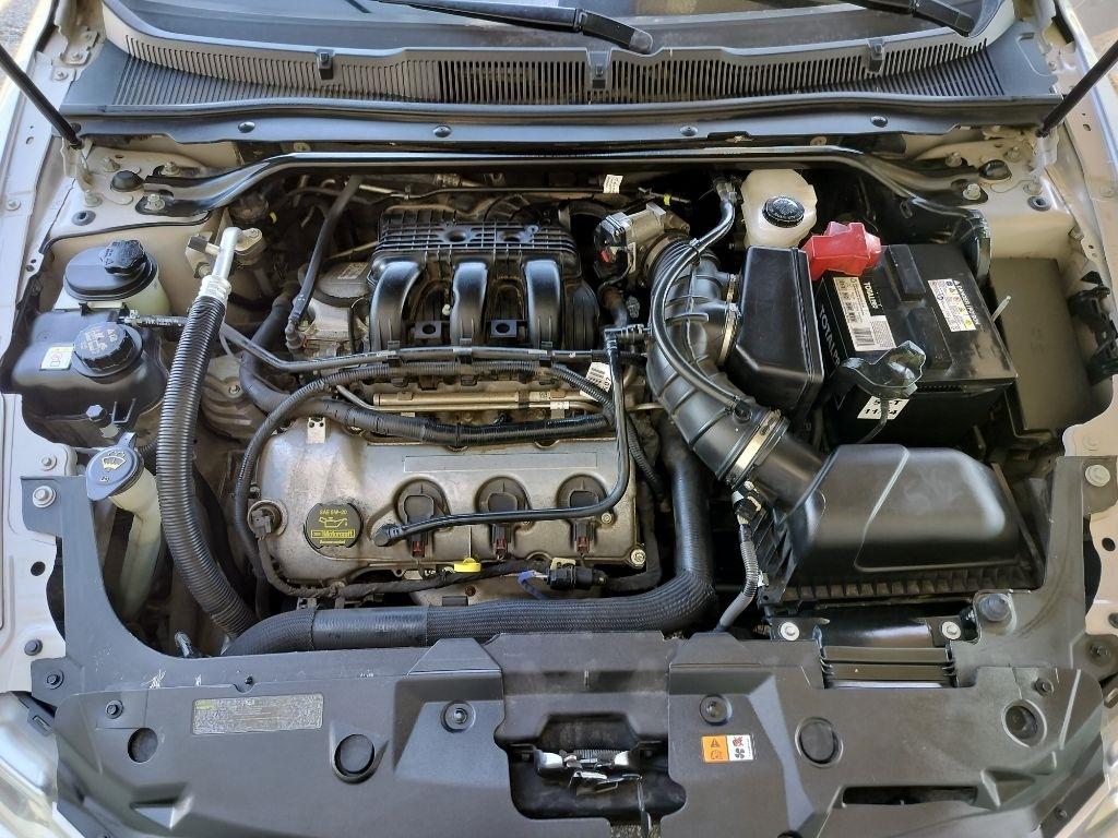 Ford Taurus Limited FWD 2011