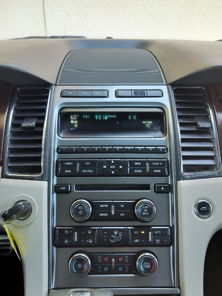 Ford Taurus Limited FWD 2011