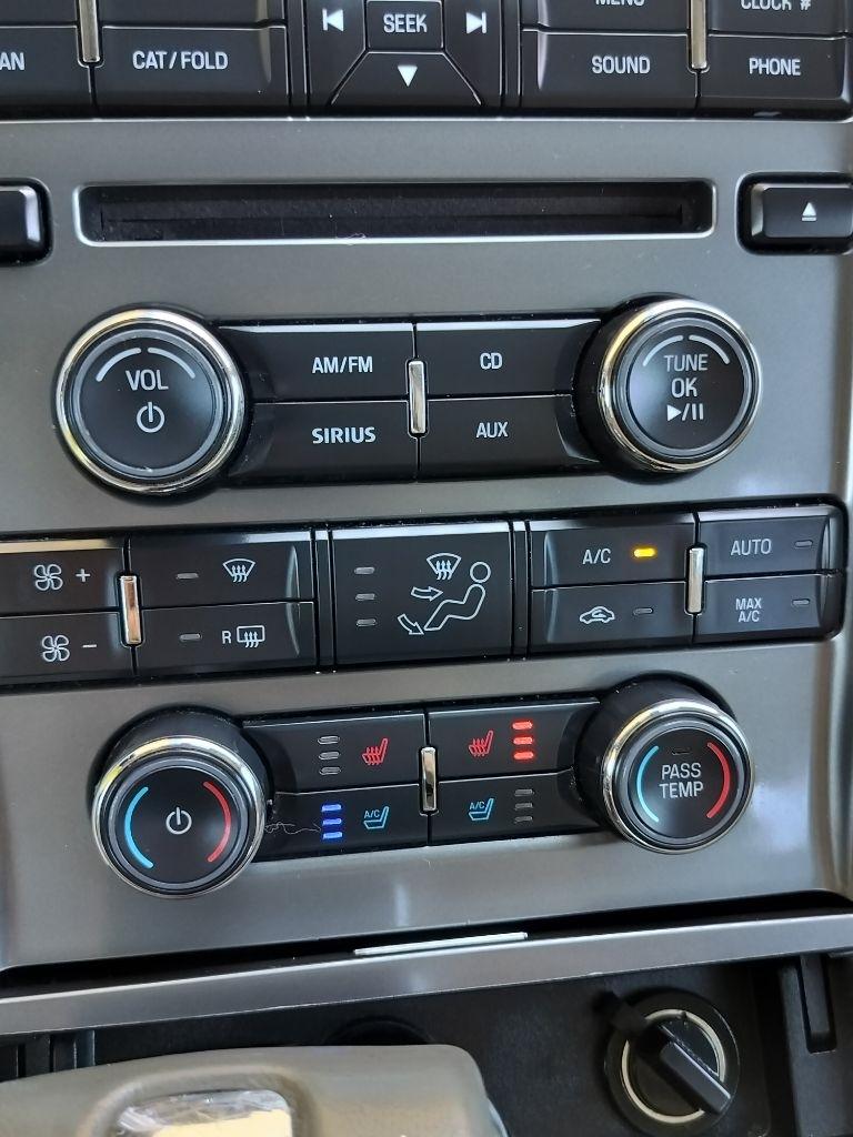 Ford Taurus Limited FWD 2011