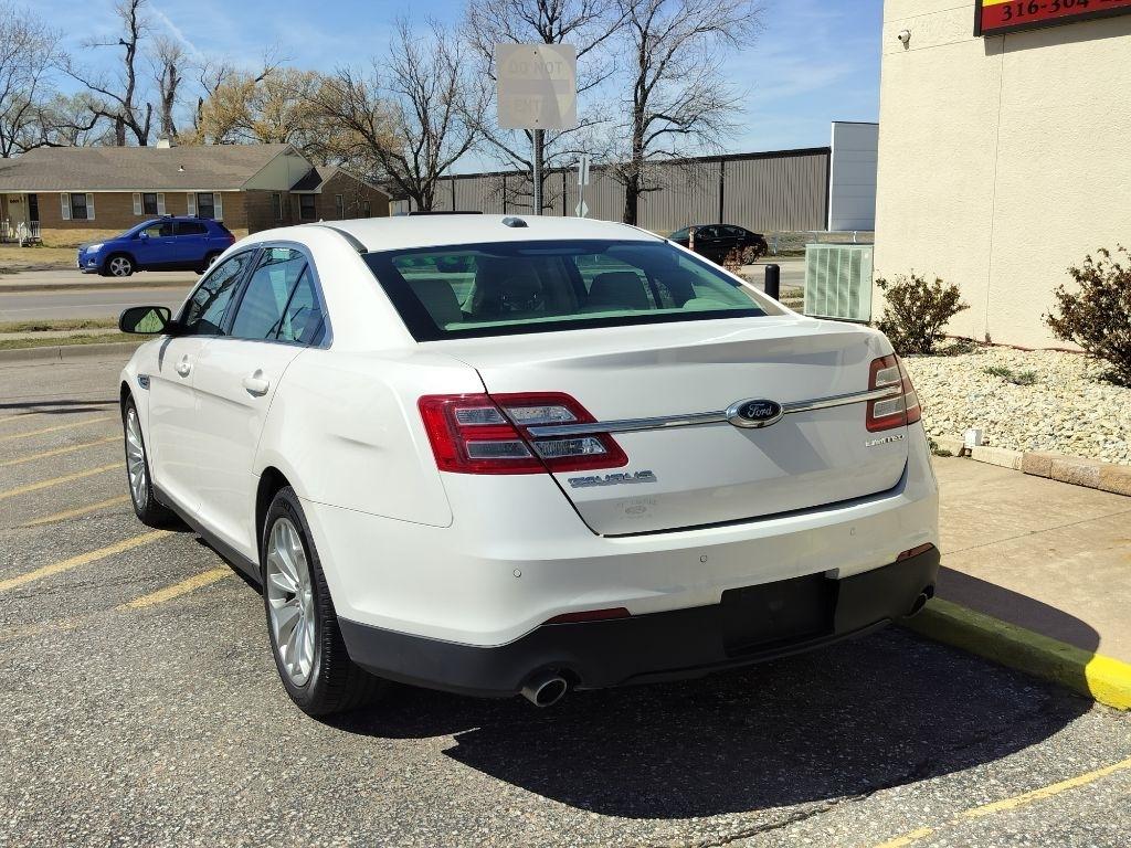 Ford Taurus Limited FWD 2018