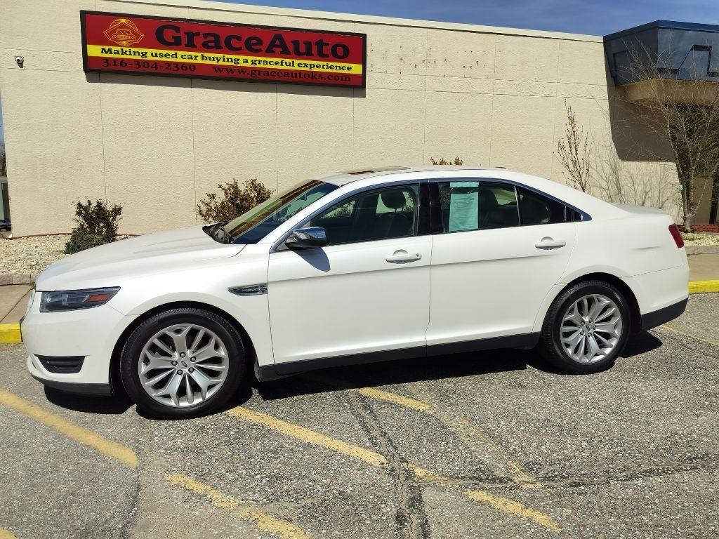 Ford Taurus Limited FWD 2018