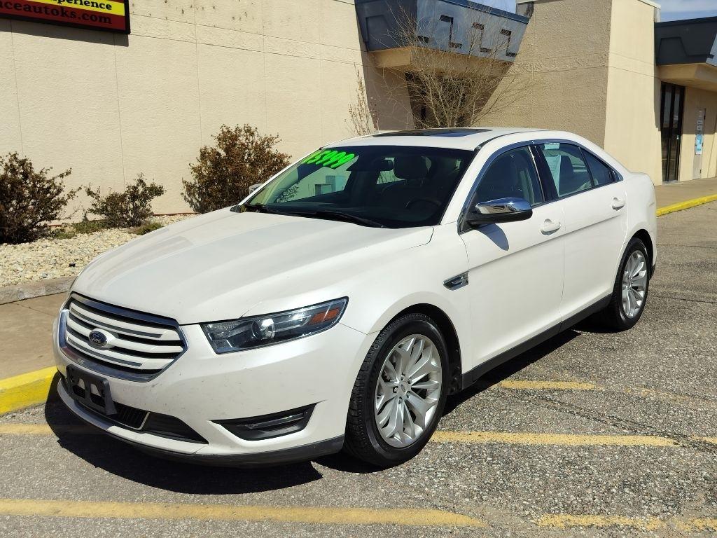 Ford Taurus Limited FWD 2018