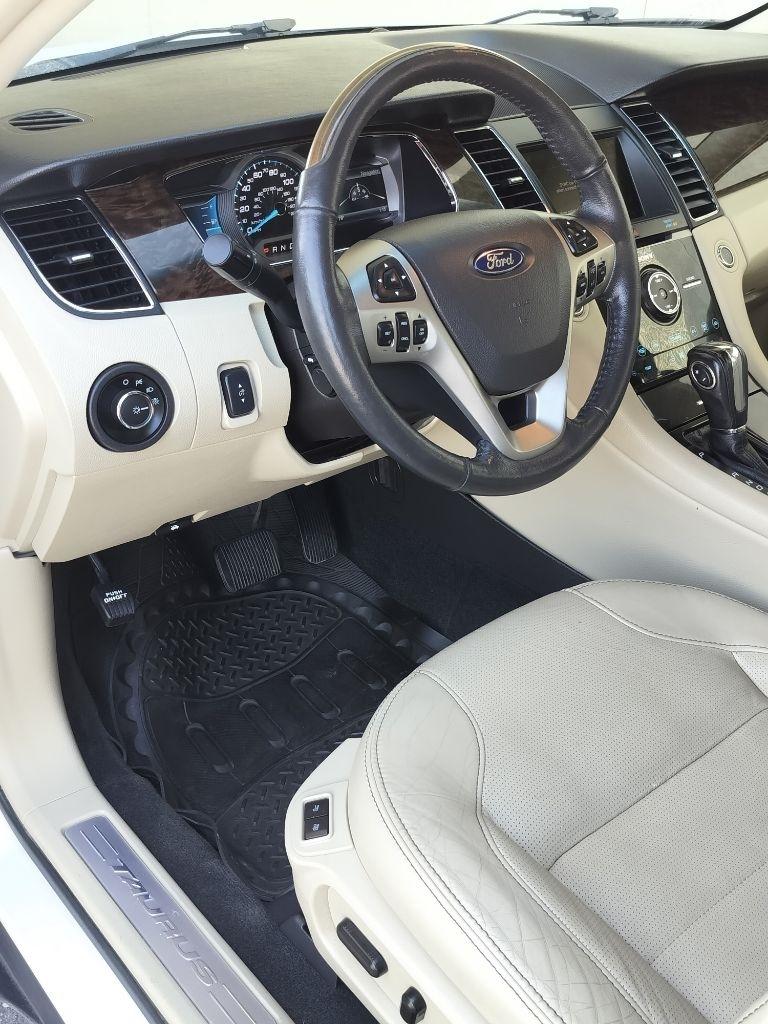 Ford Taurus Limited FWD 2018