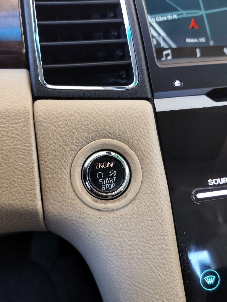 Ford Taurus Limited FWD 2018