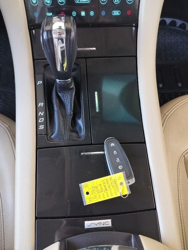 Ford Taurus Limited FWD 2018