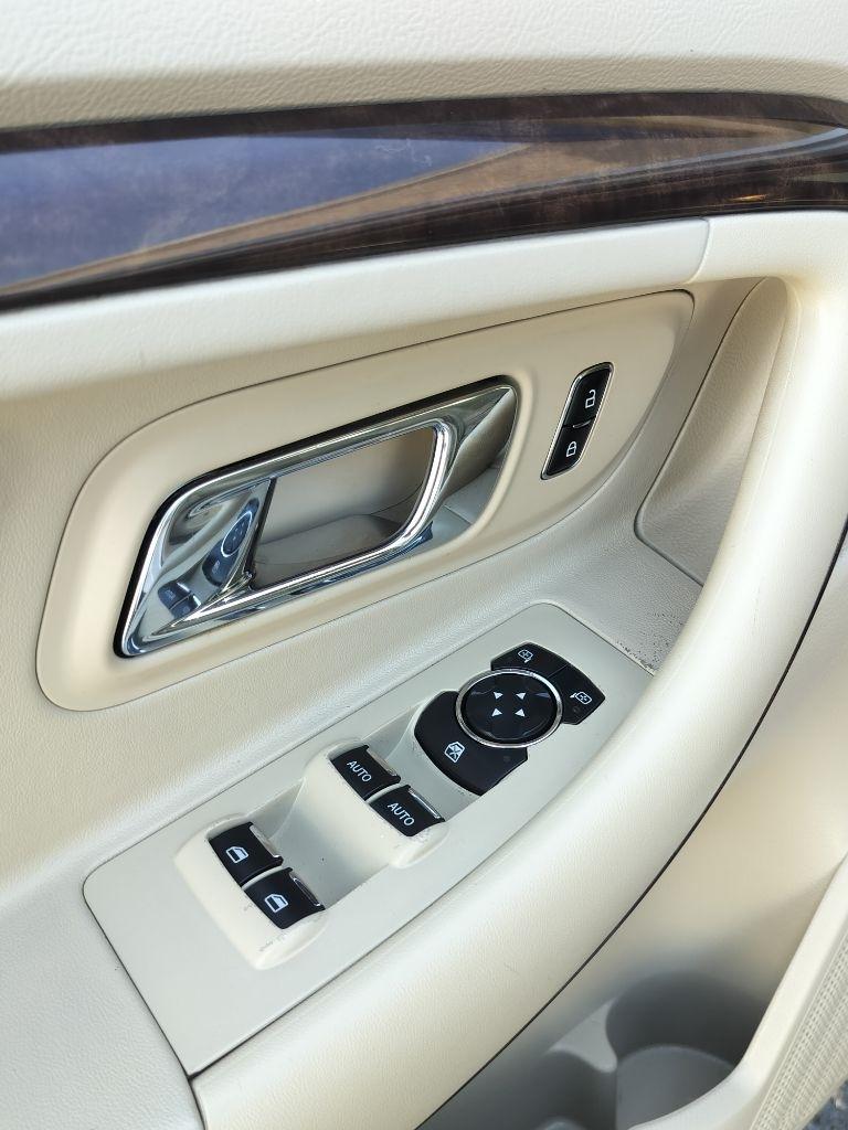 Ford Taurus Limited FWD 2018